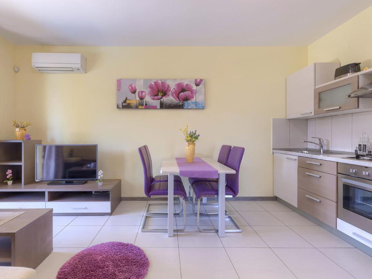 Holiday Home Linden Tree By Interhome พูลา ภายนอก รูปภาพ