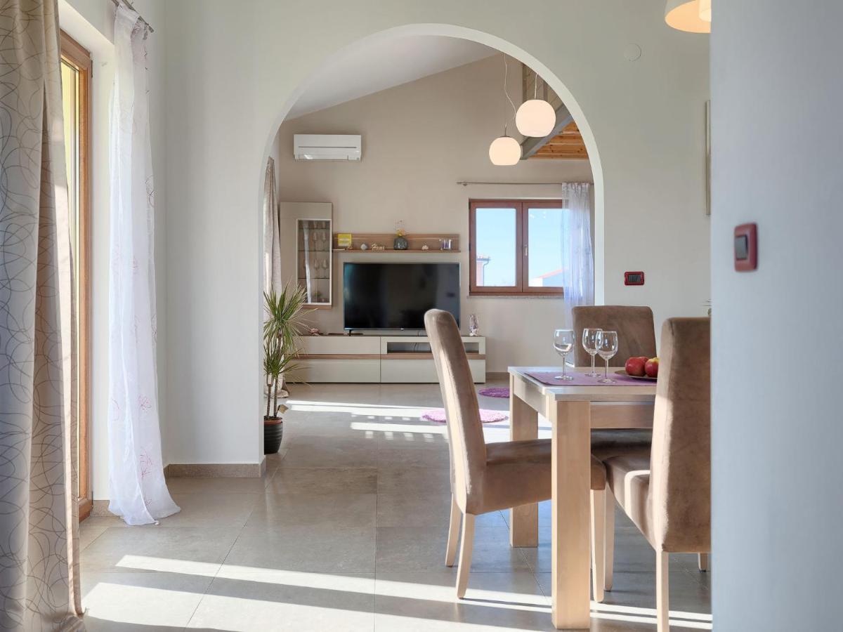 Holiday Home Linden Tree By Interhome พูลา ภายนอก รูปภาพ