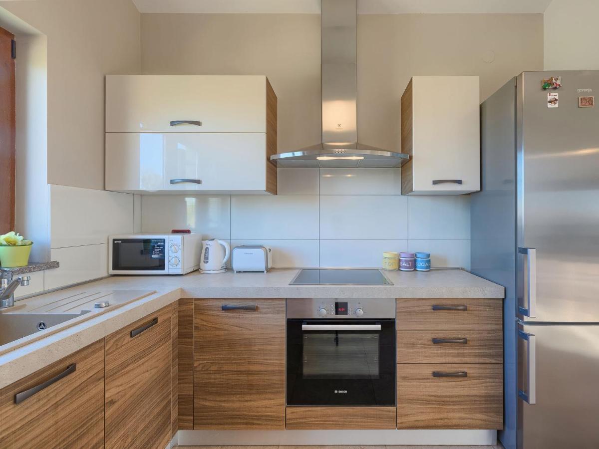 Holiday Home Linden Tree By Interhome พูลา ภายนอก รูปภาพ