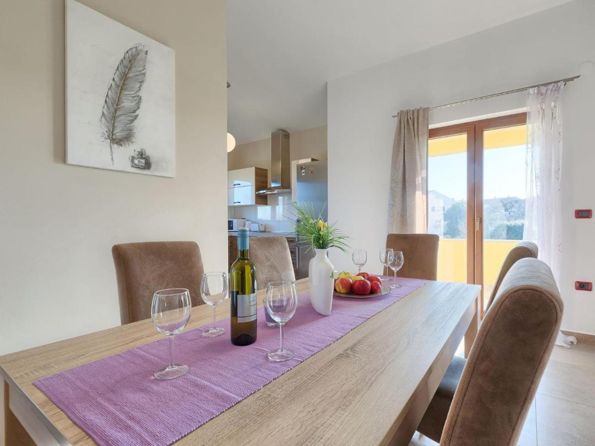 Holiday Home Linden Tree By Interhome พูลา ภายนอก รูปภาพ